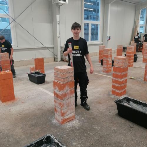 Simon und sein "Mauerwerk"
