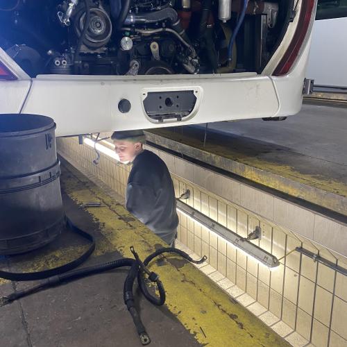 Arbeiten am Bus
