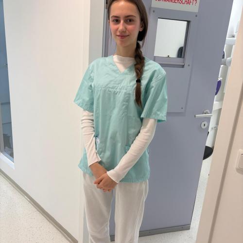Ordinationsgehilfen beim Kieferorthopäden