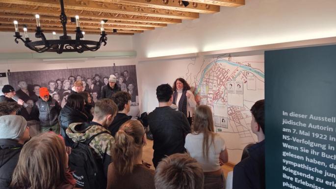 Ausstellung zu Holocaust-Überlebender Leokadia Justman im Landhaus