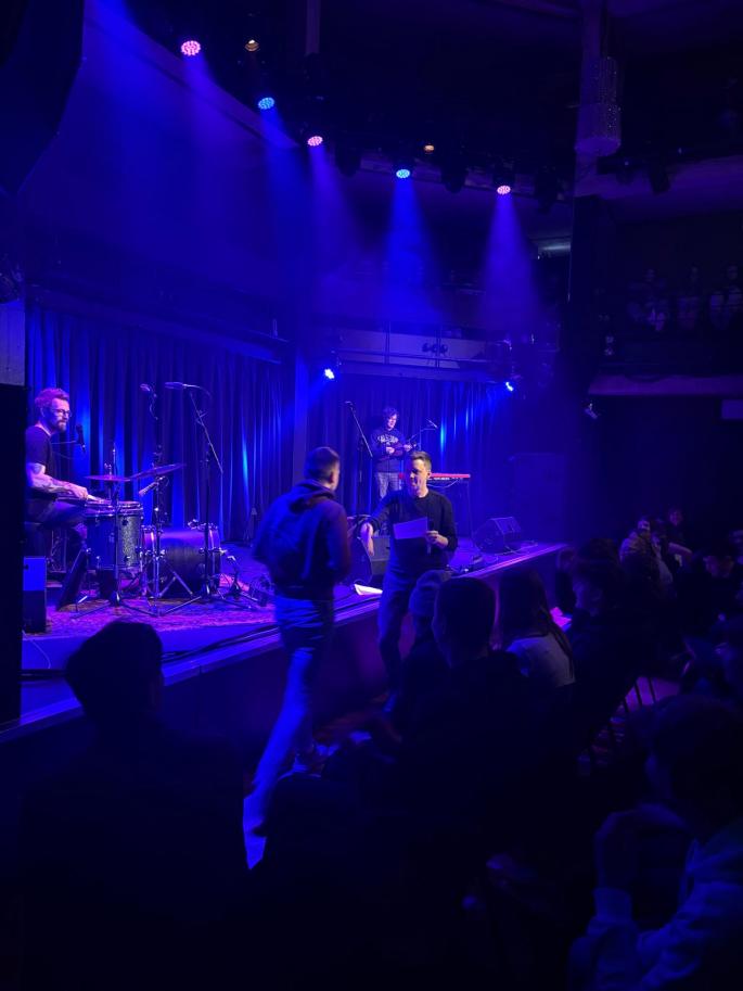 Übergabe der Schulnachricht